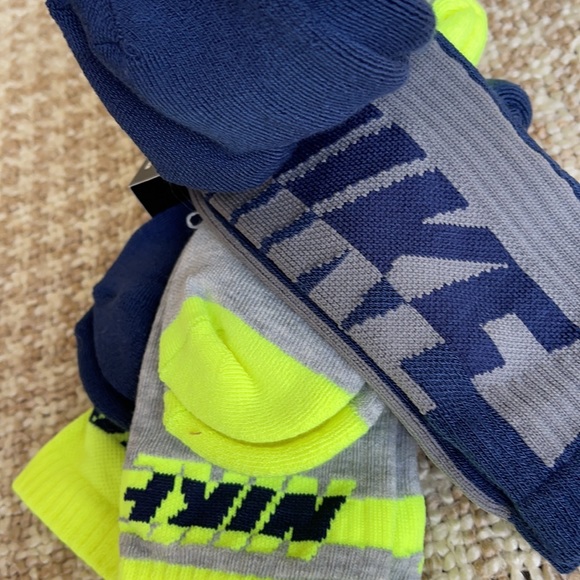 Nike Everyday Cushioned Crew Socks with Dri-Fit Technology, 3-pack - Picture 14 of 16